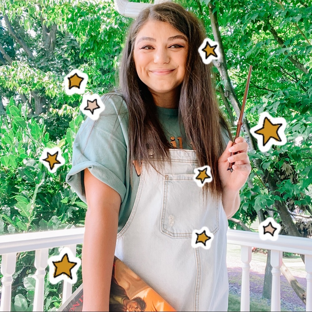 Meet your Posher, Courtney